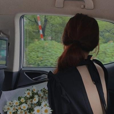 某天后之女被曝恋爱脑怒怼网友，72小时慈善晚宴画面流出
